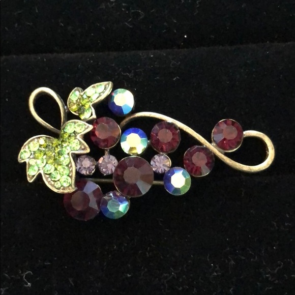 Sparkling Grape Cluster Brooch for the wine lover! - Picture 4 of 12